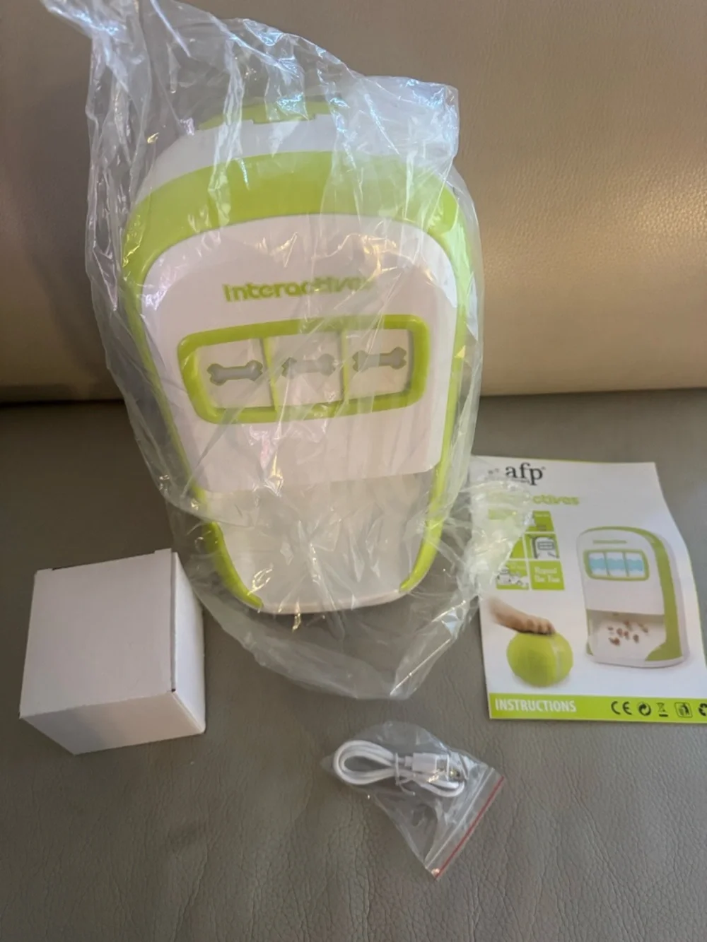 Dog Lucky Treat Toy With Rolling Ball Interactive Automatic Feeder Sound Light